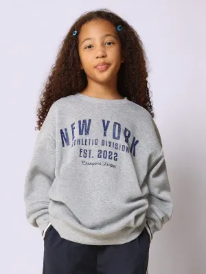 Tween Girls Comfortable Regular Fit Longline New York Graphic Print Sweatshirt